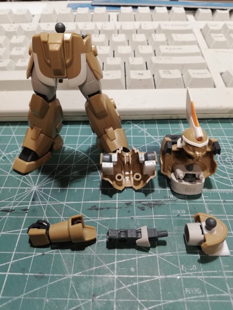 主な改造箇所。
下半身はほぼノーマルのまま。