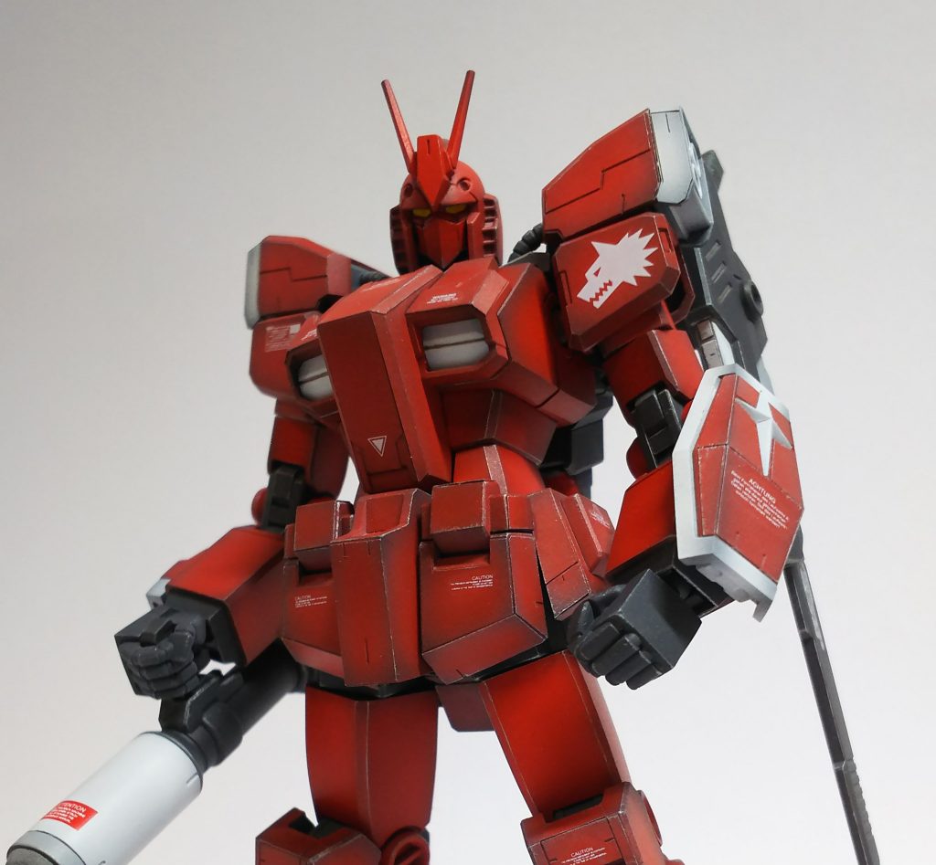 各所に0.1㎜プラバンを貼り、多重装甲感を出してます。
また塗装でシャドウを入れており、一層ヘヴィなイメージを目指しました！