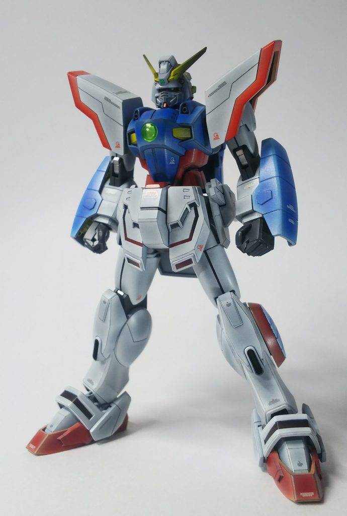 通常状態です
今回もハイライト塗装を全面に施し、エッジを強調してます。
白を基調としたパーツがおおいので、間延びしないよう、また重厚感を感じられるような塗装を目指しました。