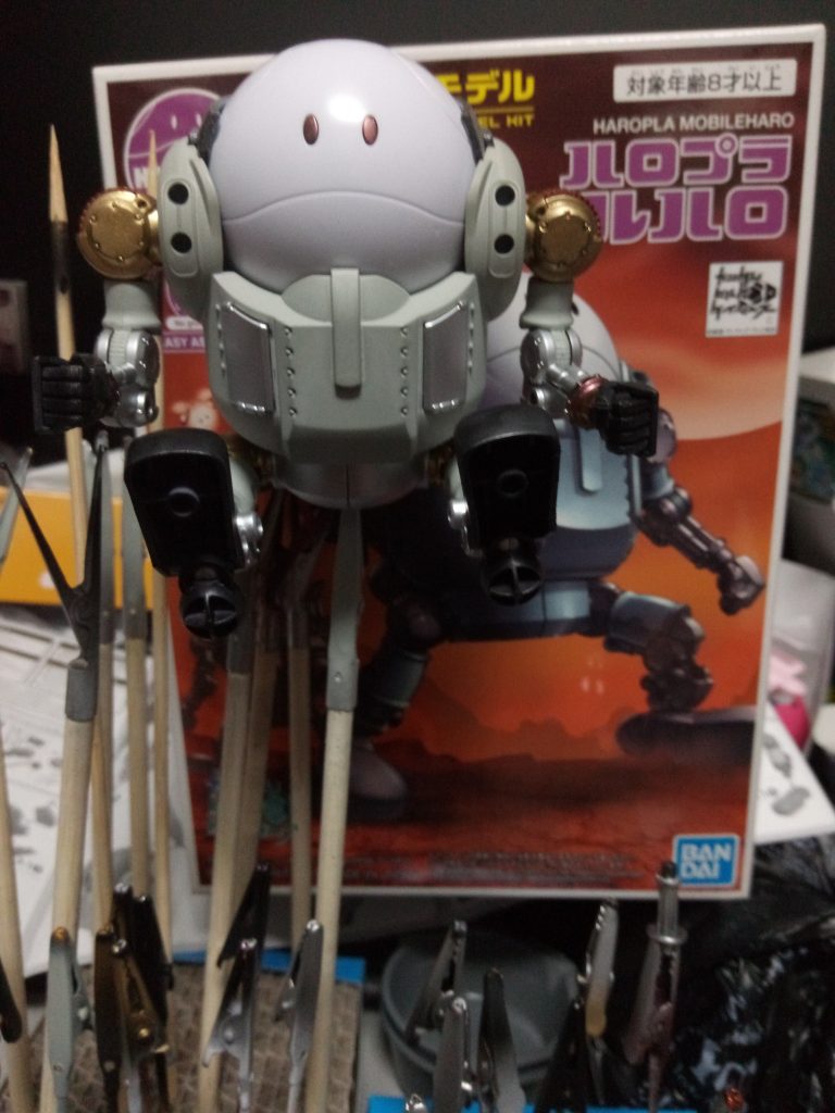 デカール貼る前です。白いハロは付属のハロを仮で入れていただけです(完成したものは耳の付いたピンクハロを使用しています)