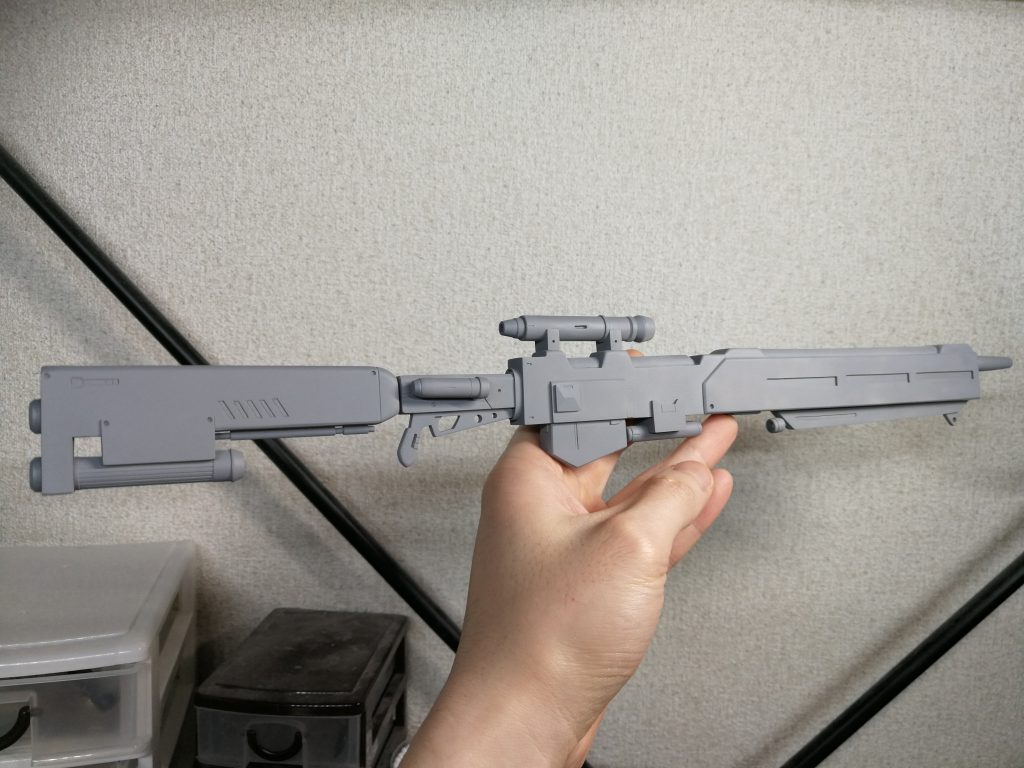 製作画像です。
HGサイズと比べるとかなり大きいですねw
スクラッチも経験が少ないので苦労しました(´∀`;)
最後まで観覧いただきありがとうございました!!