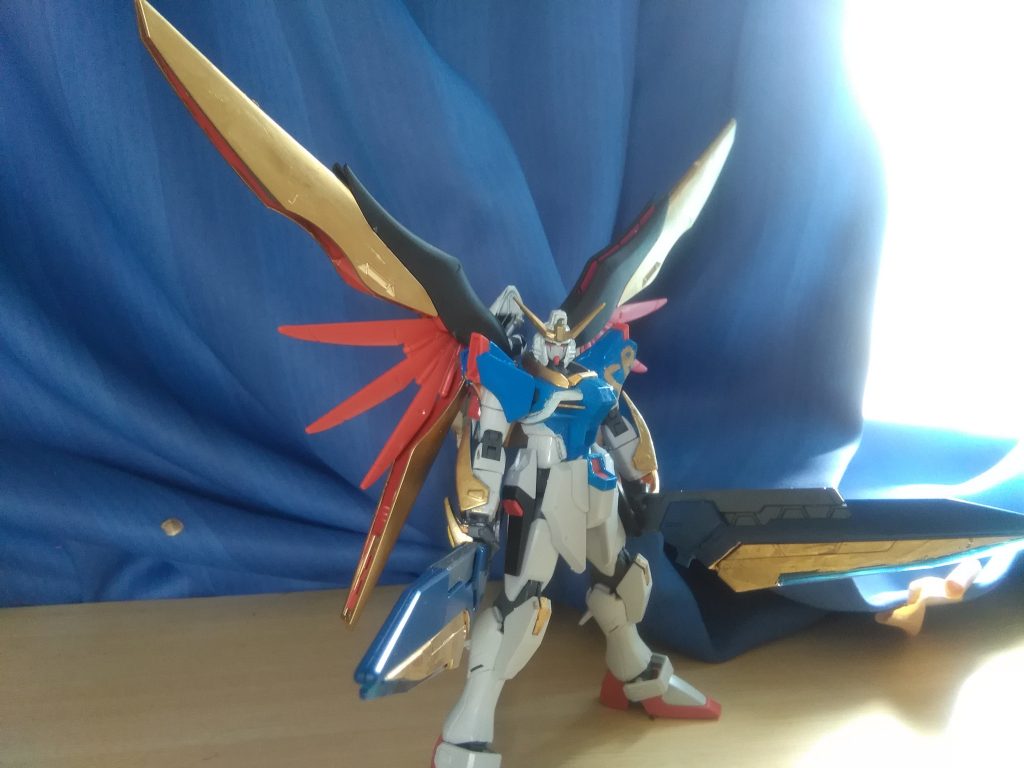 MS形態
遠距離武器は持っていないが、大剣でぶった斬ることも可能、そしてハサミのようにして攻撃も可能。