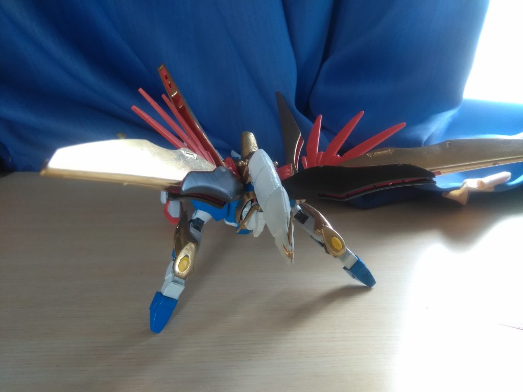 高起動型MA形態
速い機動力により素早い攻撃を可能とする。