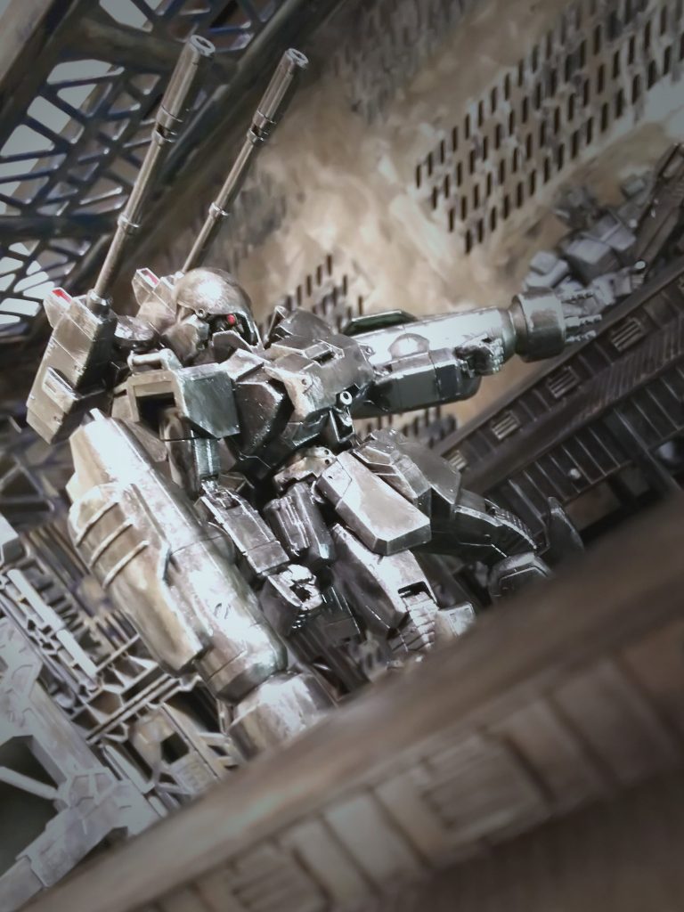 ジオンの兵器に見えるようにしているが、基本的には『ジム』のまま