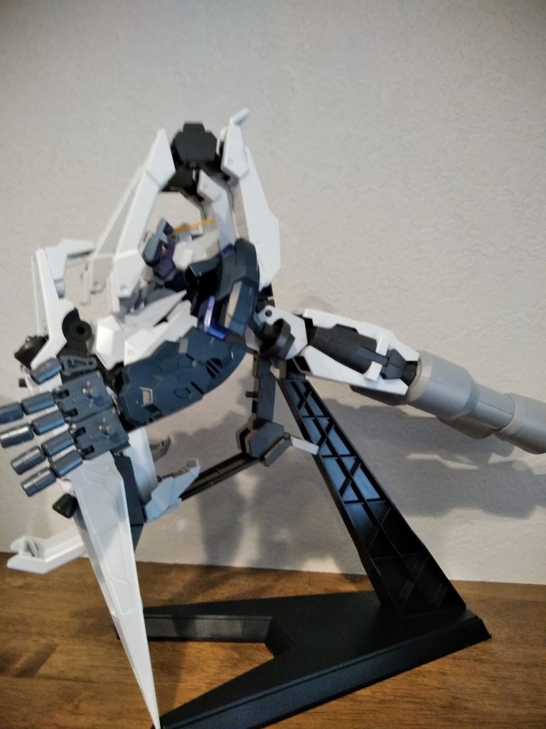 横から見ると少しスカスカ笑