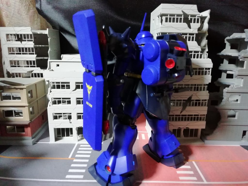 ギラ・ドーガ　レズン・シュナイダー専用機–3枚目/制作者：新人メカニック
