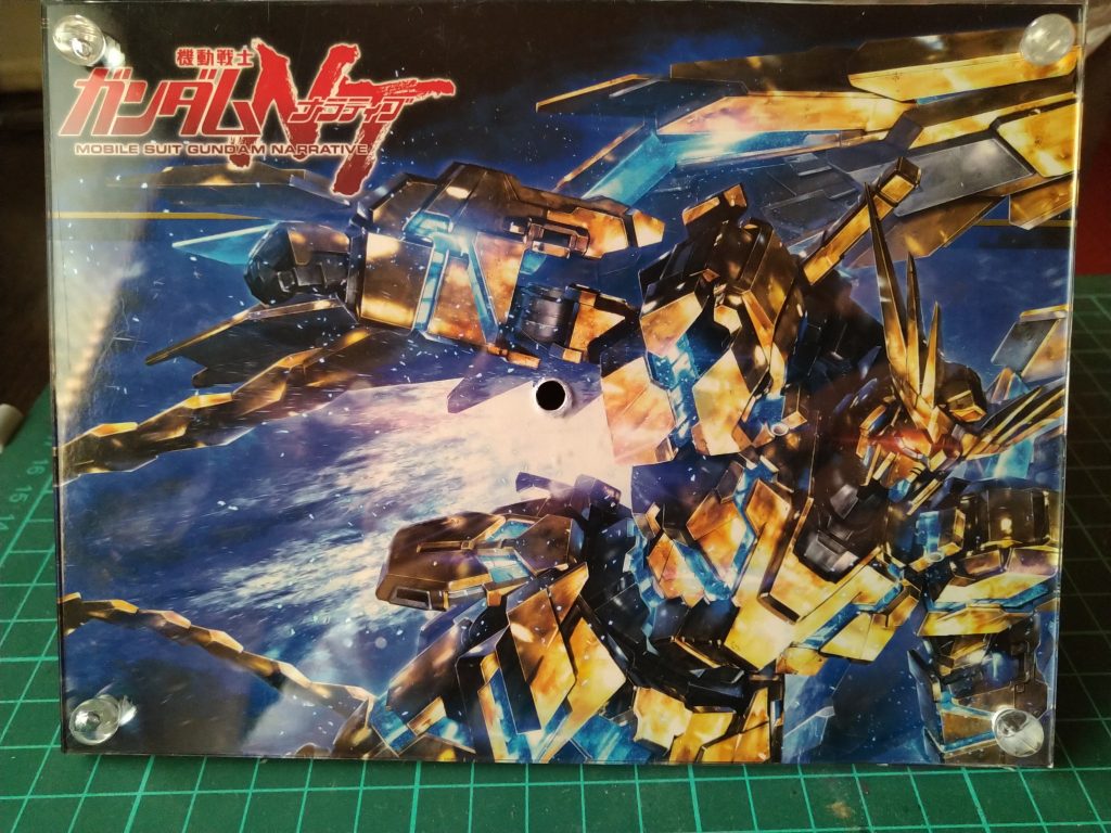 スタンドはパケ絵切り抜いて作りました