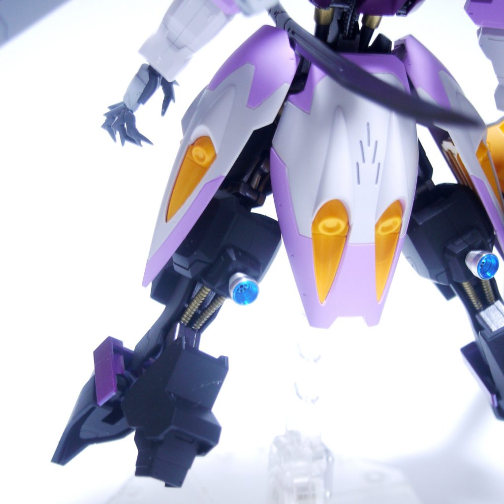 メタルバーニアの追加及び太腿裏のシリンダーのメタルパーツ化