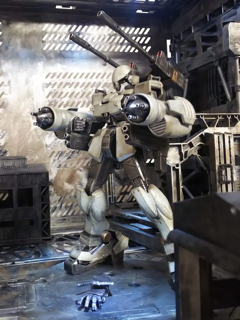 猟犬部隊が交戦するも、残る一機まで追い詰められた