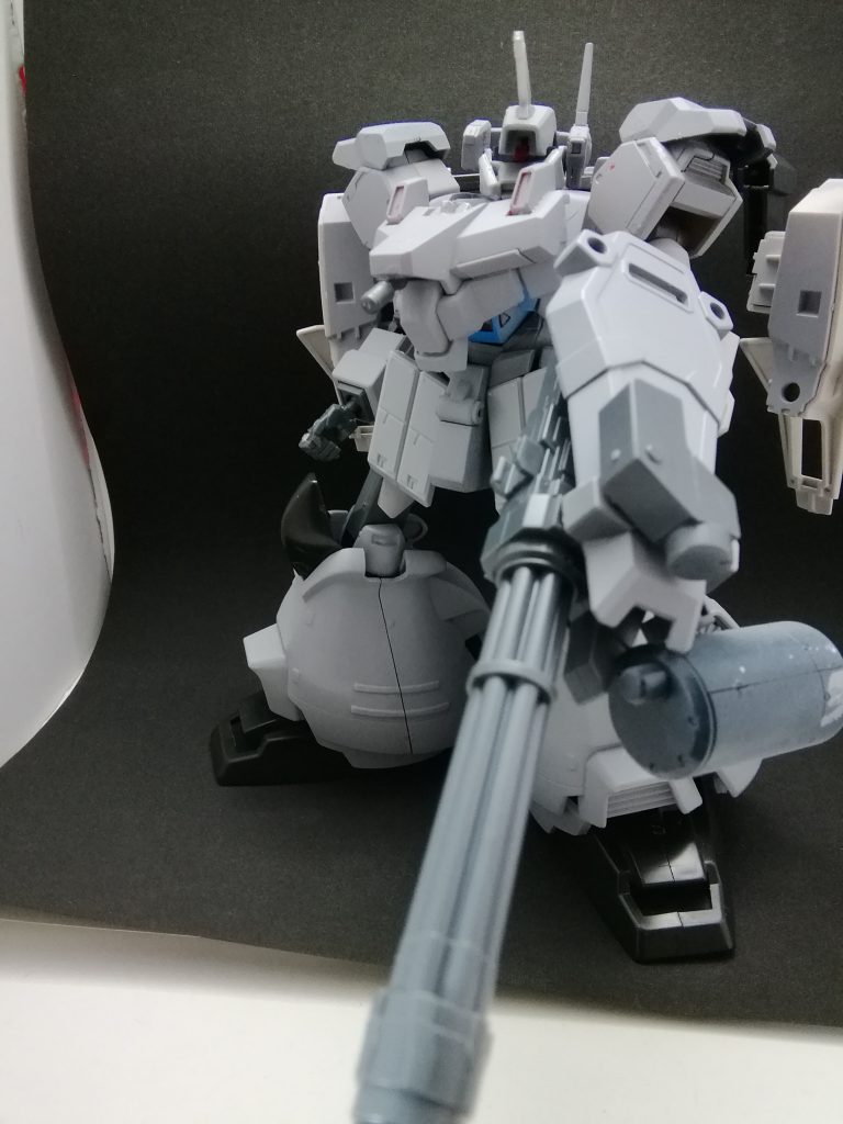 メイン武器のガトリング
グフカスタムのものとは完全に異なり、ガトリングのパージは出来ないものの、威力や連写性能は向上