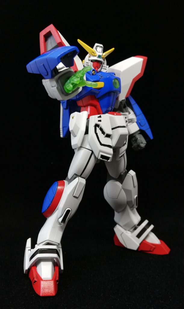 このシャイニングフィンガーのポーズは、アニメでのカットを参考にポージング、アニメを意識した角度にして撮ってます。