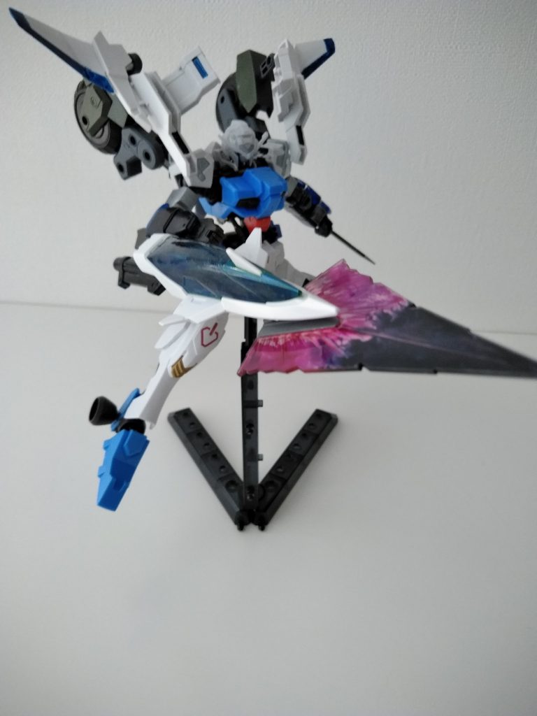 フォーミュラブレイド
フォーミュラ形態先端を
ソニックキャノンに接続することで
高出力のビームブレイドを放出
ビーム刃を飛ばすことも可能(ソニックブーム)