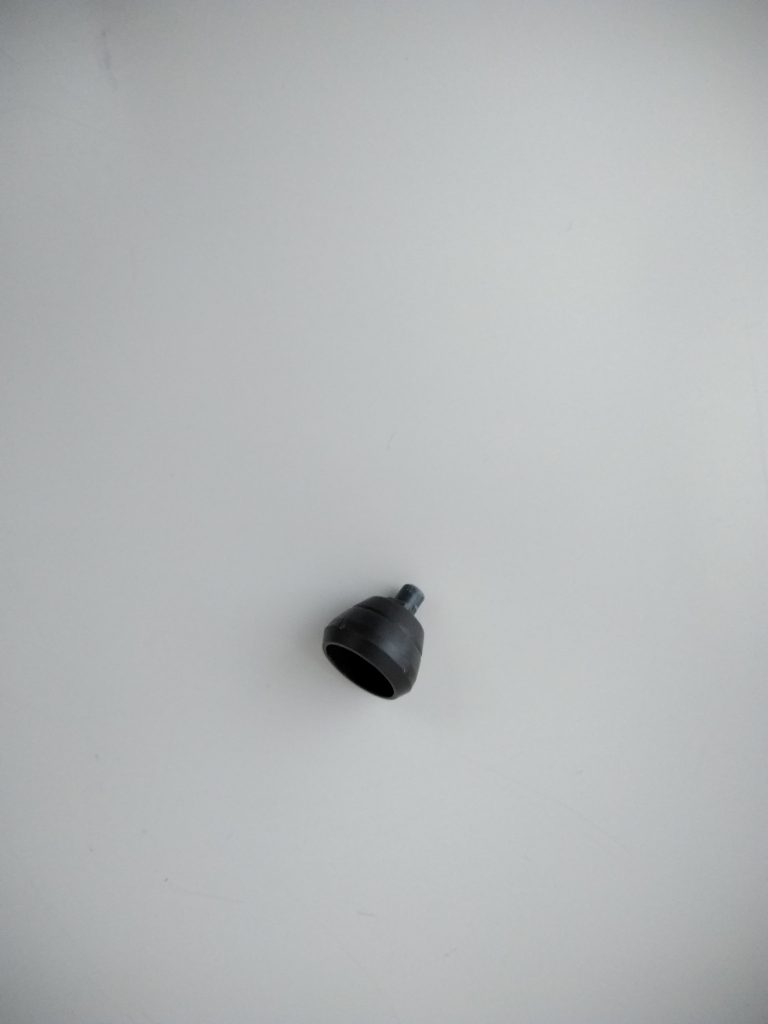 かかとのブースターは
穴をあけつけたため取り外し可能