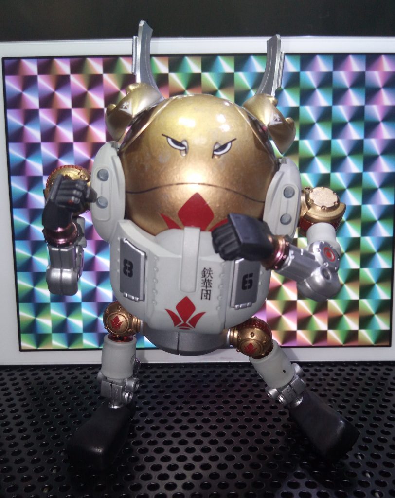 デカールは「ガンダムデカール No.103 機動戦士ガンダム鉄血のオルフェンズ汎用(1)」を使用。
▼使用箇所
・ハロの目
・ハロの前面
・ハロの耳の裏
・ハロの後面
・ボディユニットの前面
・ボディユニットの横腹部分
・ボディユニットの左背面
・両肩・両足の付け根部分
・腕の側面