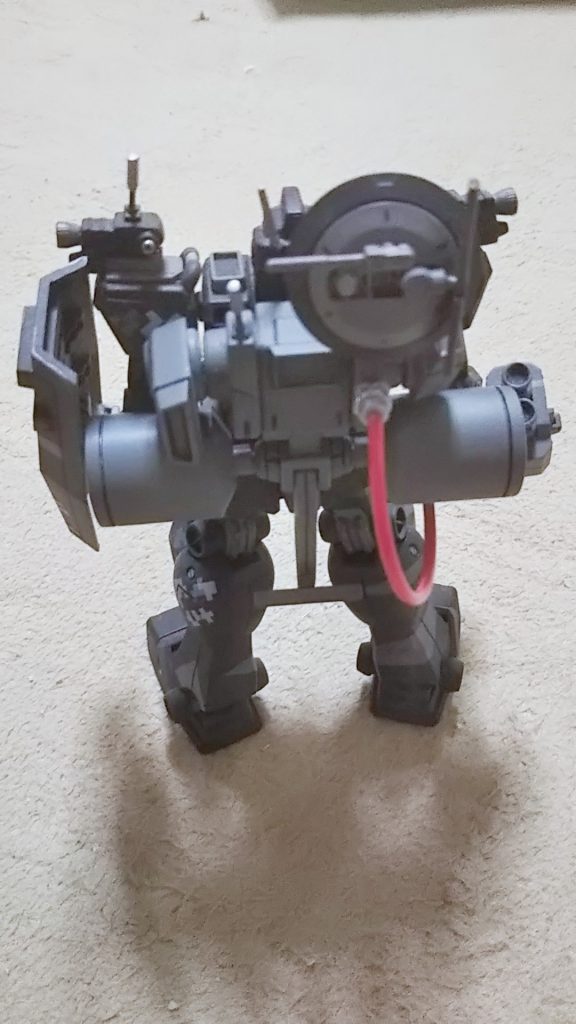 バックパックにプロペラントタンク、バーニアを追加で行動力アップ、レドーム装備でいち早くデータ収集します。