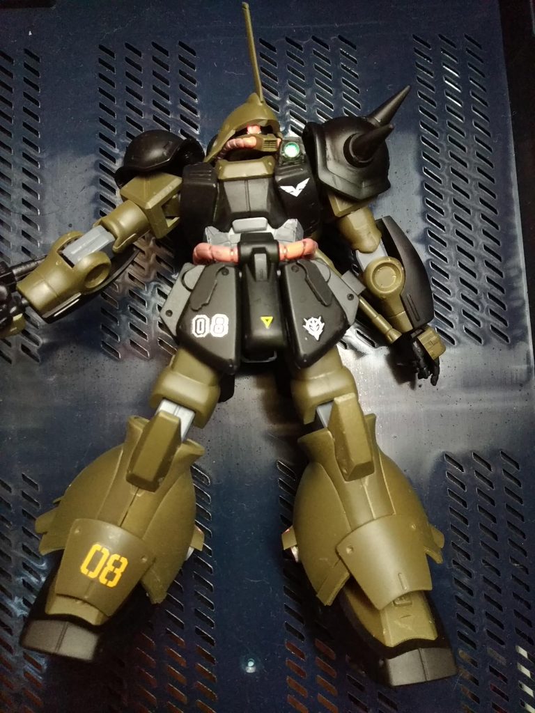 胸のセンサー自作
肩は旧ザクの使用