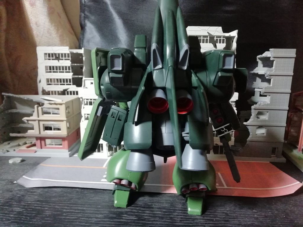 ズサ　UCver–3枚目/制作者：新人メカニック