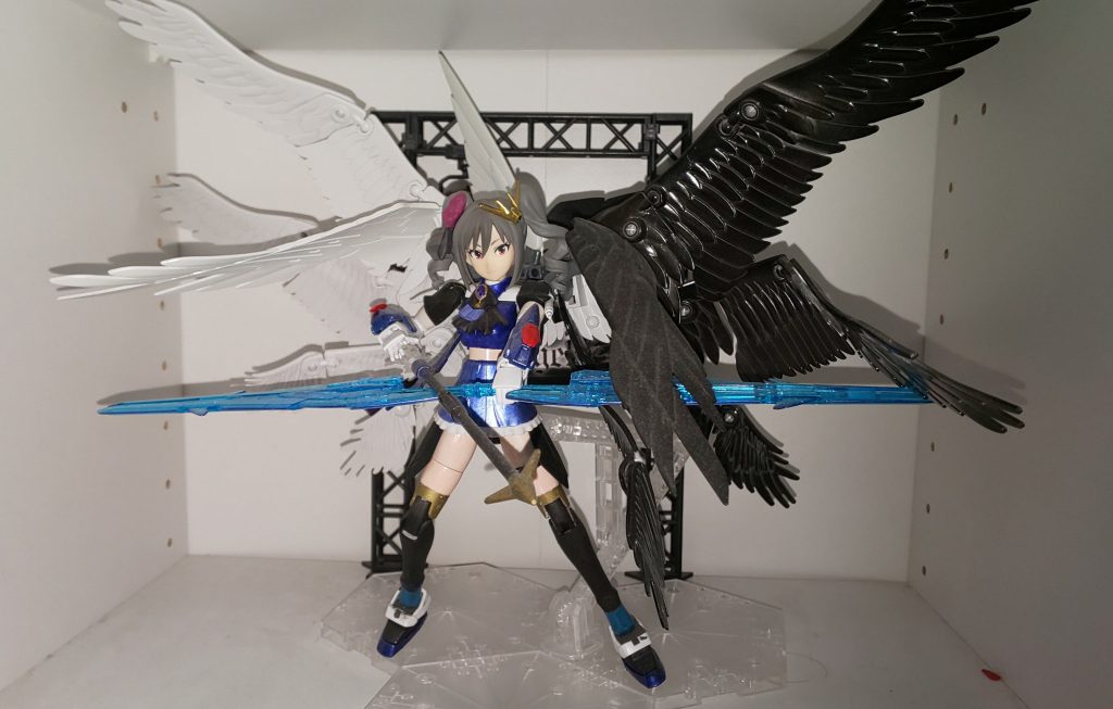 12の翼は、旧キットのウイングゼロカスタムと、スカイハイウイングス2セットを使用しております。
