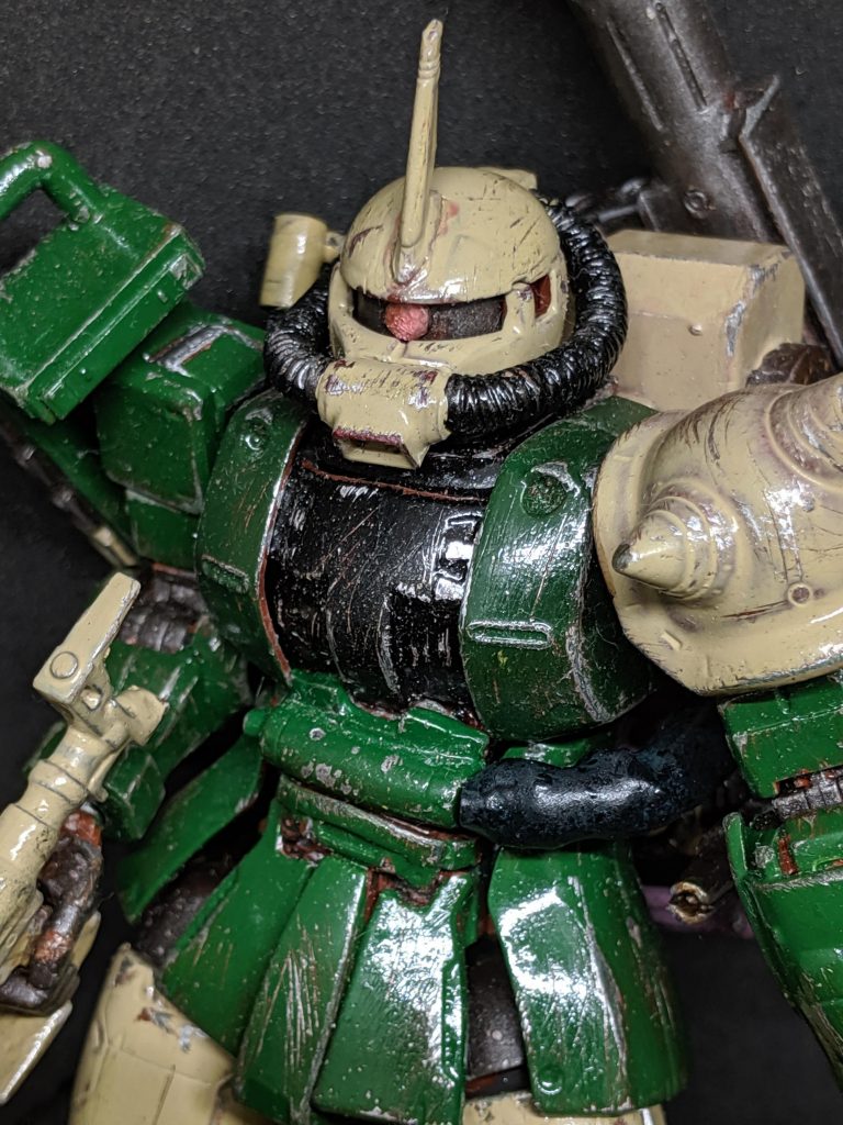 胸部バルカン砲2門