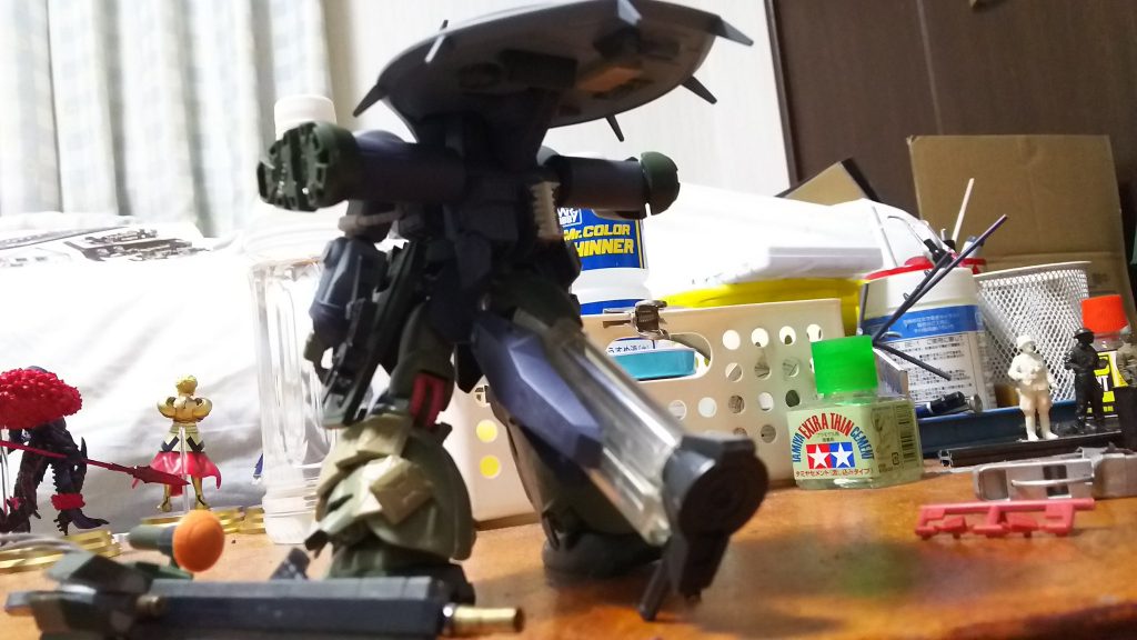 ライターを分解して組み込んでます