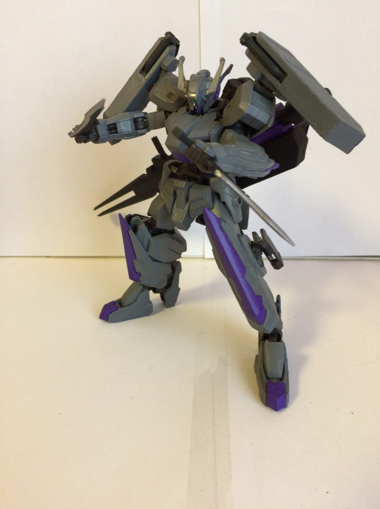 コンバットナイフ
本機の装備で唯一発見時から手が加えられていない装備