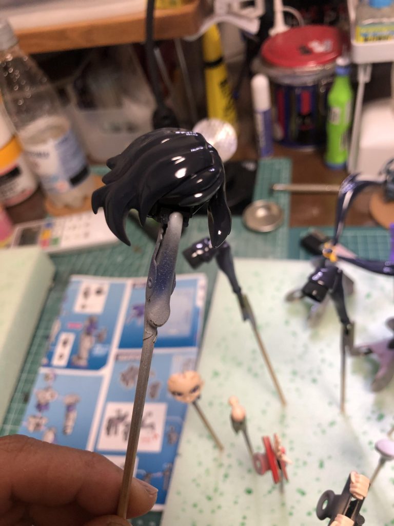 肌以外にも艶ありクリアを吹いています。