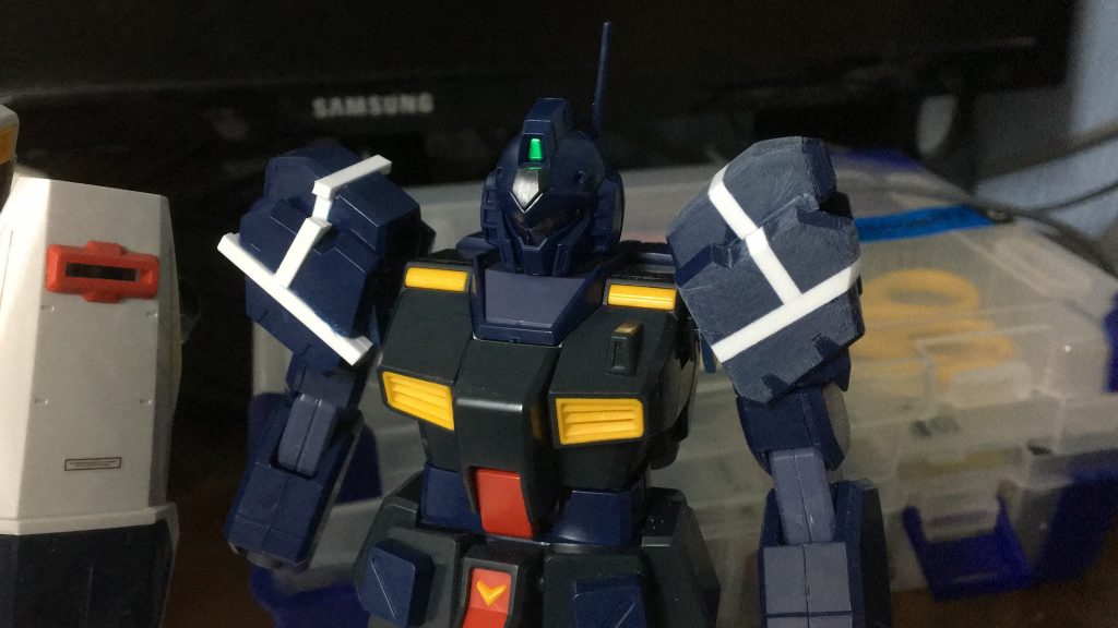 きっとママだと首がほとんどついちゃっていまいちだったのですよね。
パーツを切って間にプラ棒を入れて延長、というのやったことがなくあこがれていたので今回初めてやりました。