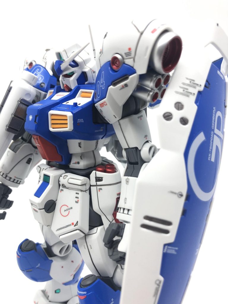 要所要所に赤色を配色。