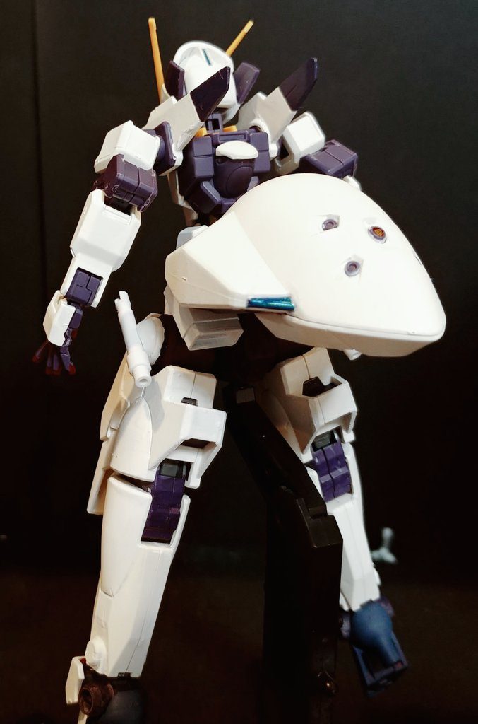 頭部とブースターポッドのセンサーはハセガワのフィニッシュシートを使用