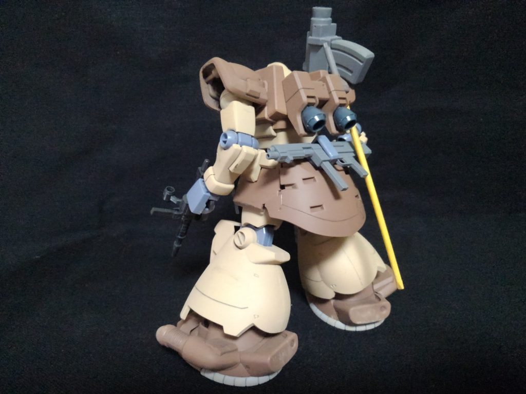バックショットです。ヒート・サーベルの刀身に関してはガンダムマーカーでしています。