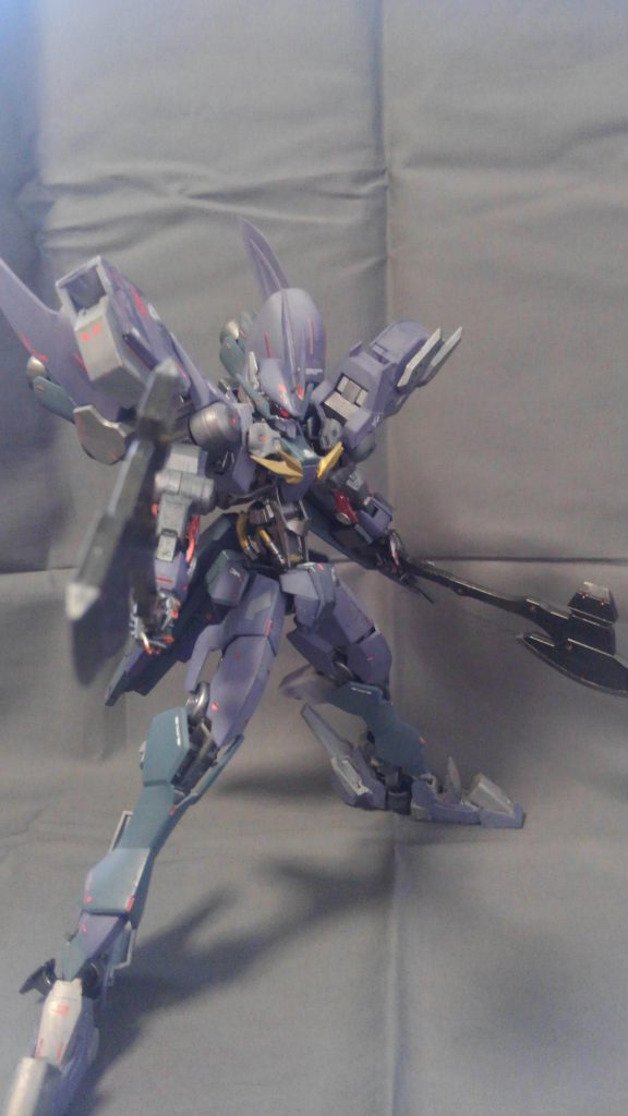 近接用武器「リッターアックス」
騎士なら剣かなと思ったのですが、武骨でなんとも力強く見える斧に一目惚れしました。一気に距離を詰め、叩き潰すという感じです。