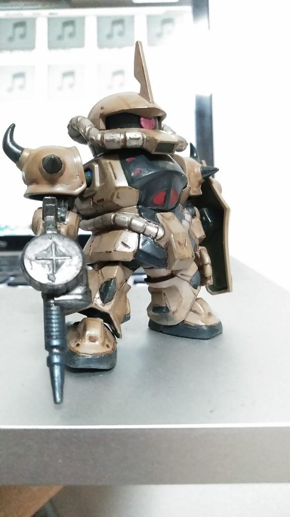 基本色はライトブラウンとミッドナイトブルーの筆塗りです。