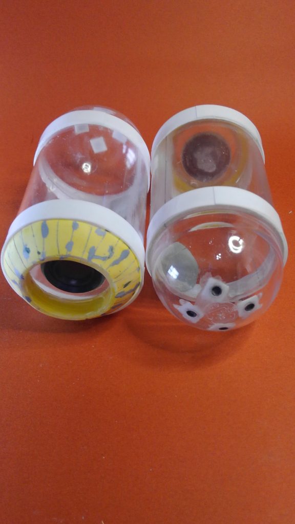 ストロングミサイルも100均の調味料入れを使用しています。先端の丸い部分はガチャの蓋です。最後まで御覧頂きありがとうございます。