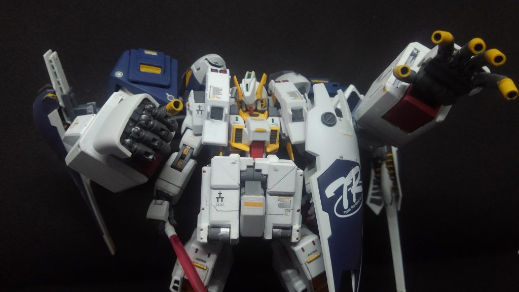 格闘攻撃。やっぱりそのデカイ腕で殴るんですかねぇ(ガンダムVSZガンダム脳)