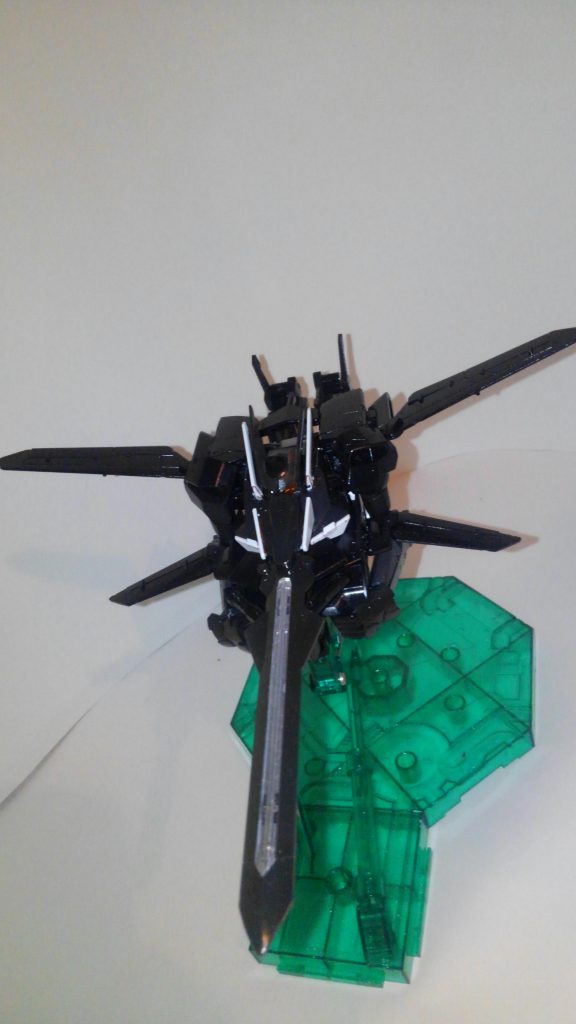 基本的に素組です。
合わせ目消して部分塗装して光沢クリアーのスプレー塗装の重ね吹きを行いました。