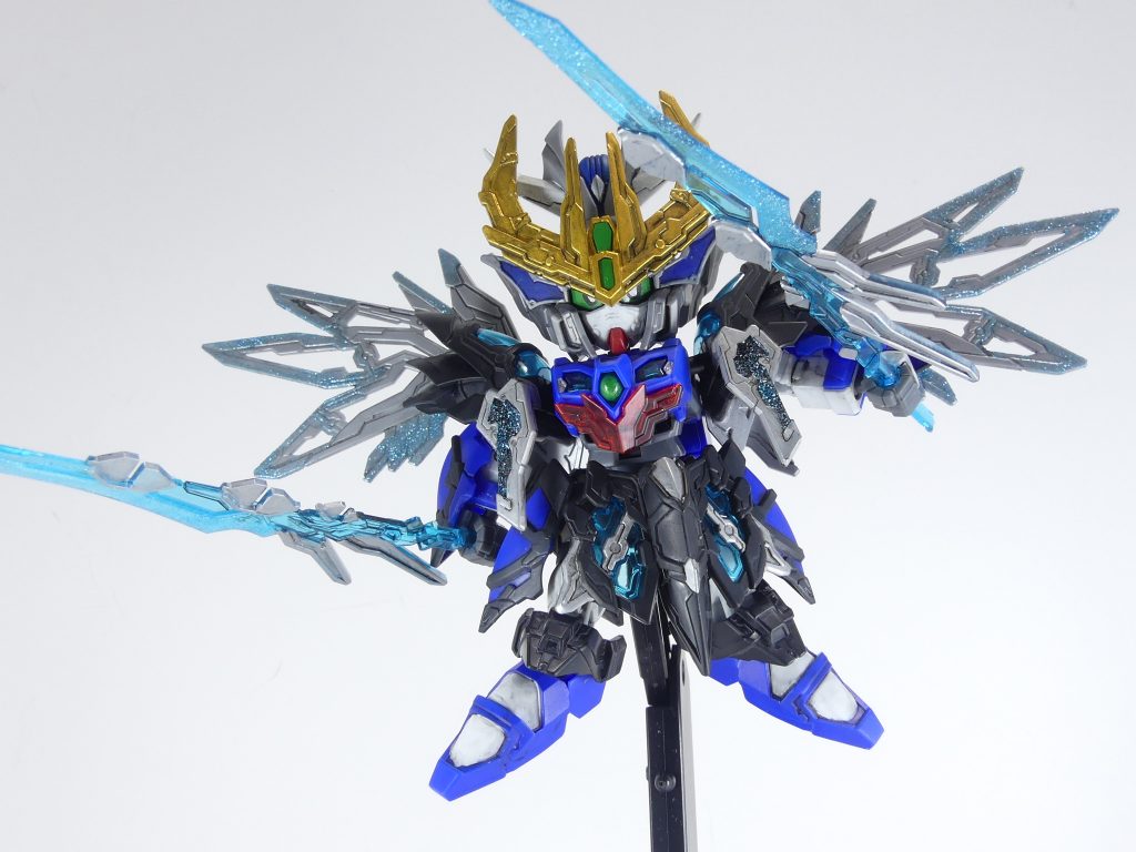 スタンド。ランナーレス台座だとリアアーマーが邪魔かな。