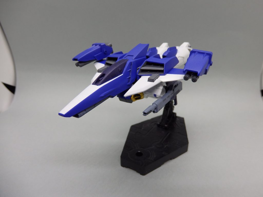 ただの階段だったダサいインテークだけはプラ板で作り直しました。その他ウイングもシャープに。