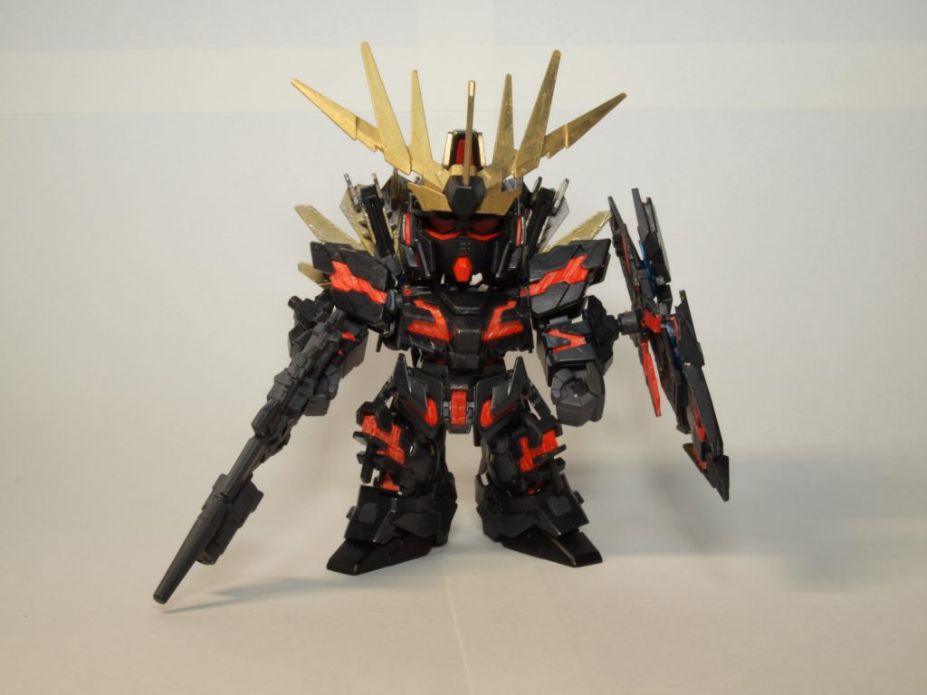 襟が金色ではないので、パーツの換装で小説版のデザインにもなれちゃいます！