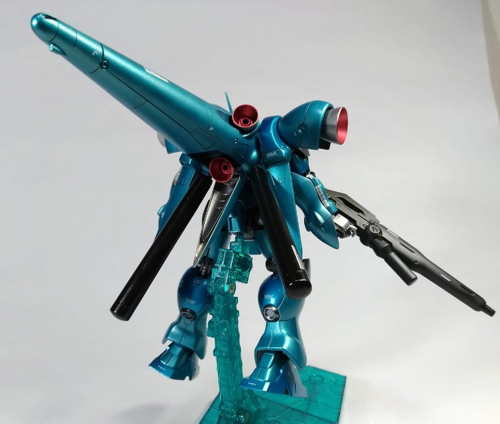 ブースターの塗装は苦戦しました。大きなパーツを均一に塗装するのって難しいですなぁ。