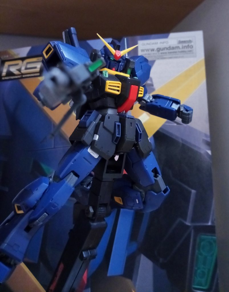 マーキングシール貼るまで待ちきれずに撮ってしまいました。
これもこれでシンプルでいいですね。