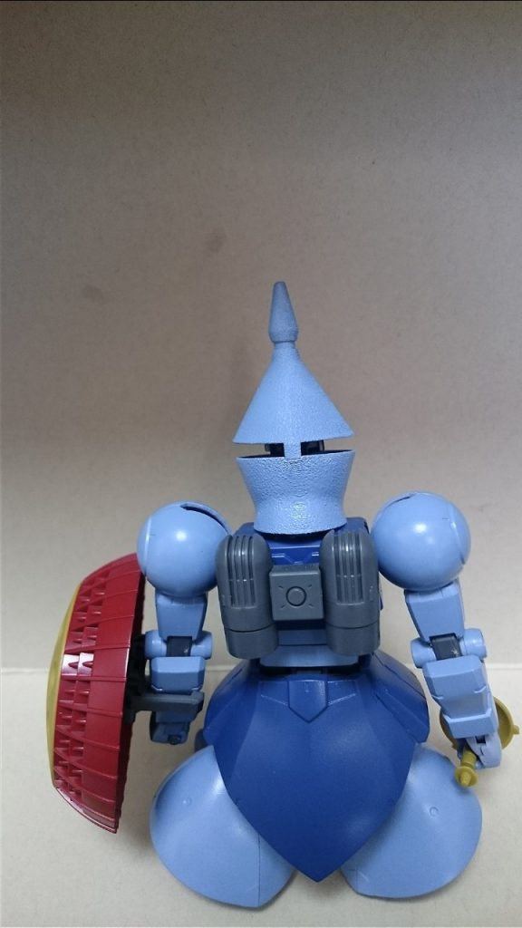 後ろ姿は少しずんぐり体型に…(^^;