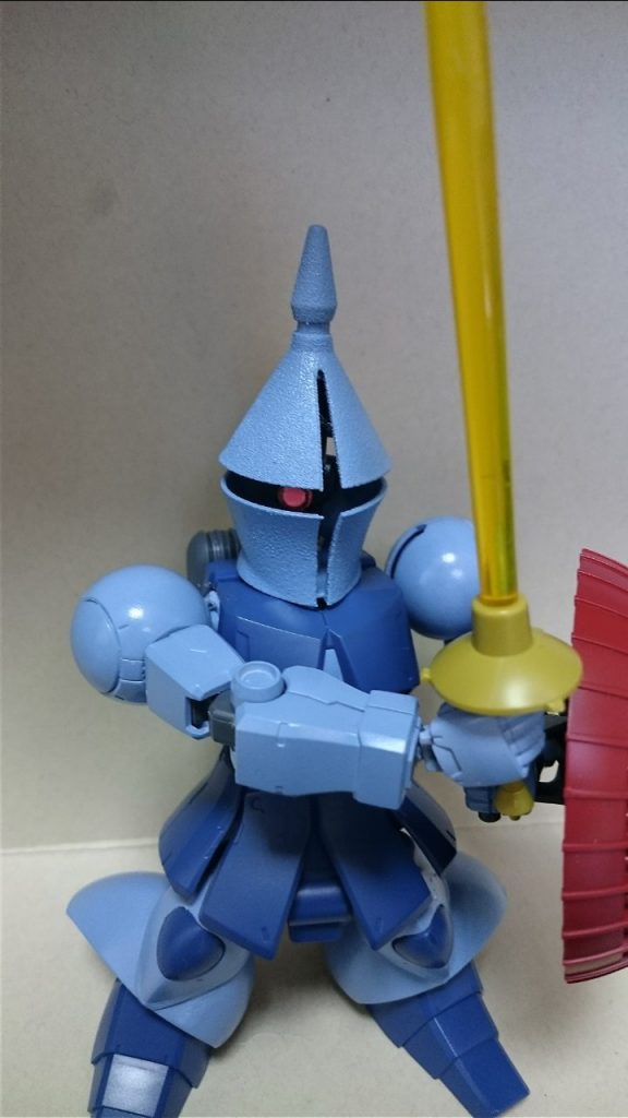 腕はHGなのでよく可動します！