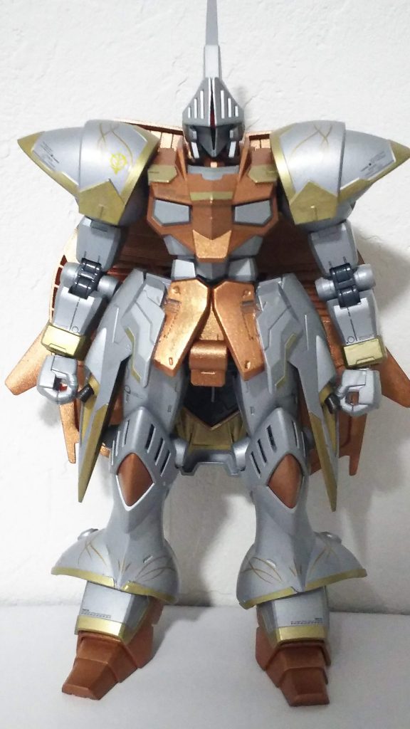 正面から。腰アーマーにキマリスヴィダールのものを使用。腰横アーマーはキャンペーンパーツ延長ジョイントで取付け、前と後ろの腰アーマーはギャンスロットのものに接着して取付けしてます。