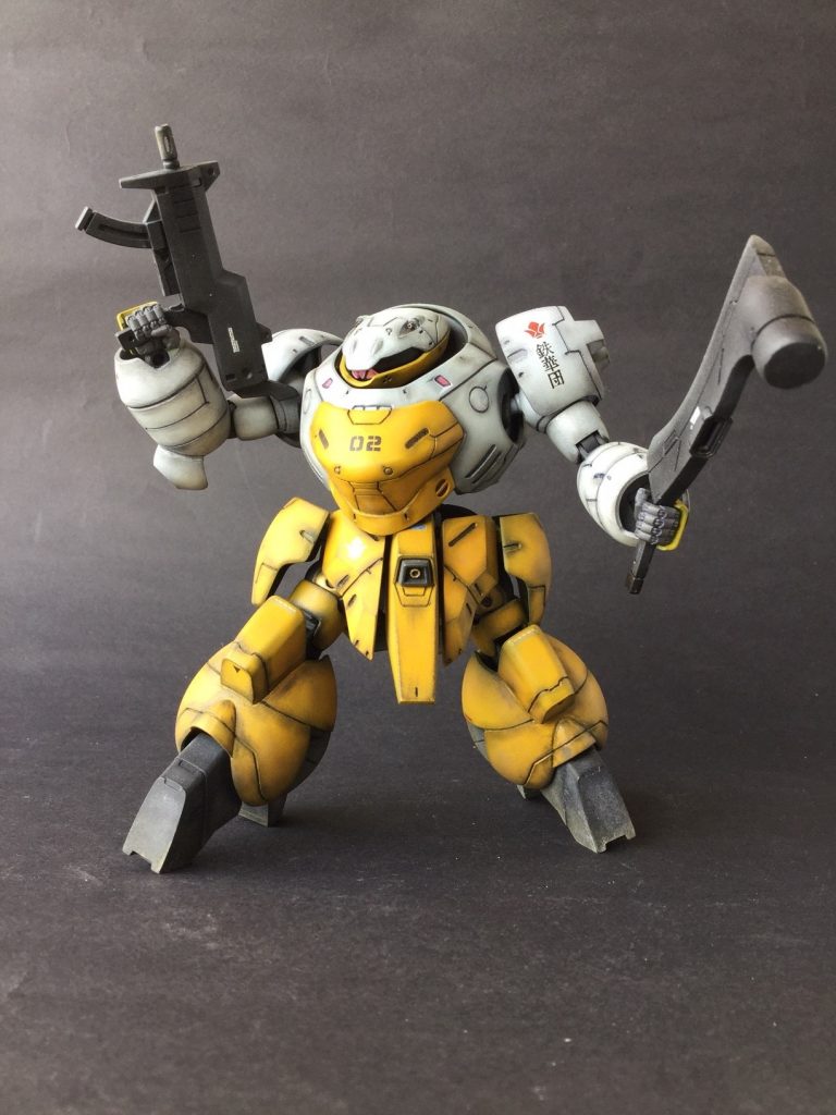 ダメージ表現こそは施していませんが、地上での連戦で下半身は泥とオイルにまみれている…感じを目指しました。劇中でも格闘武器である「ハンパ―チョッパー」をクルッと持ち替えてみたり、ちょっとした動きがカッコよく痺れさせられました。