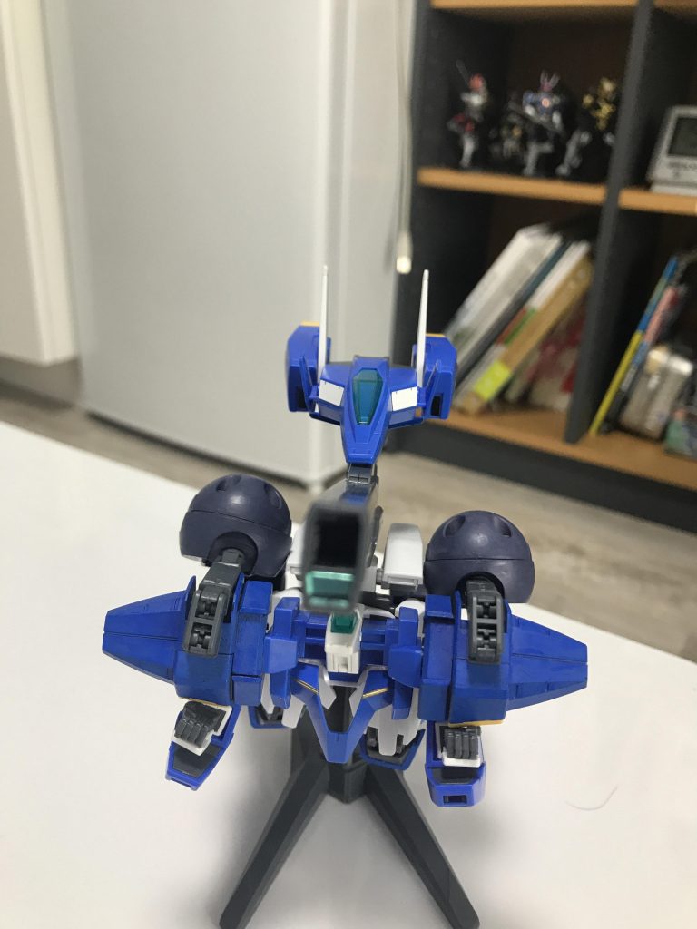 分離形態「コアファイターα」と「Gアームド」コアファイターαは一見普通のコアファイターと変わらないが尾翼を追加する事で機動性が増したまたFXバーストの類似システムが搭載されているGアームドは変形してアームズウェアとなるぞ