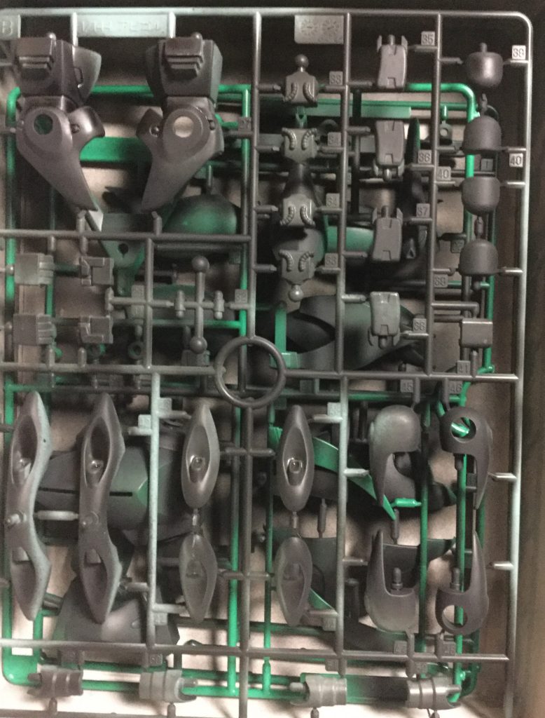 ランナーごと黒スプレー吹き