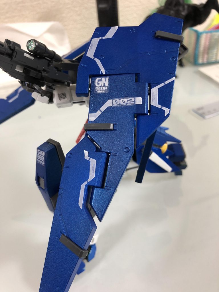 ブルーマイカのアーマーです。缶スプレーを使いました。