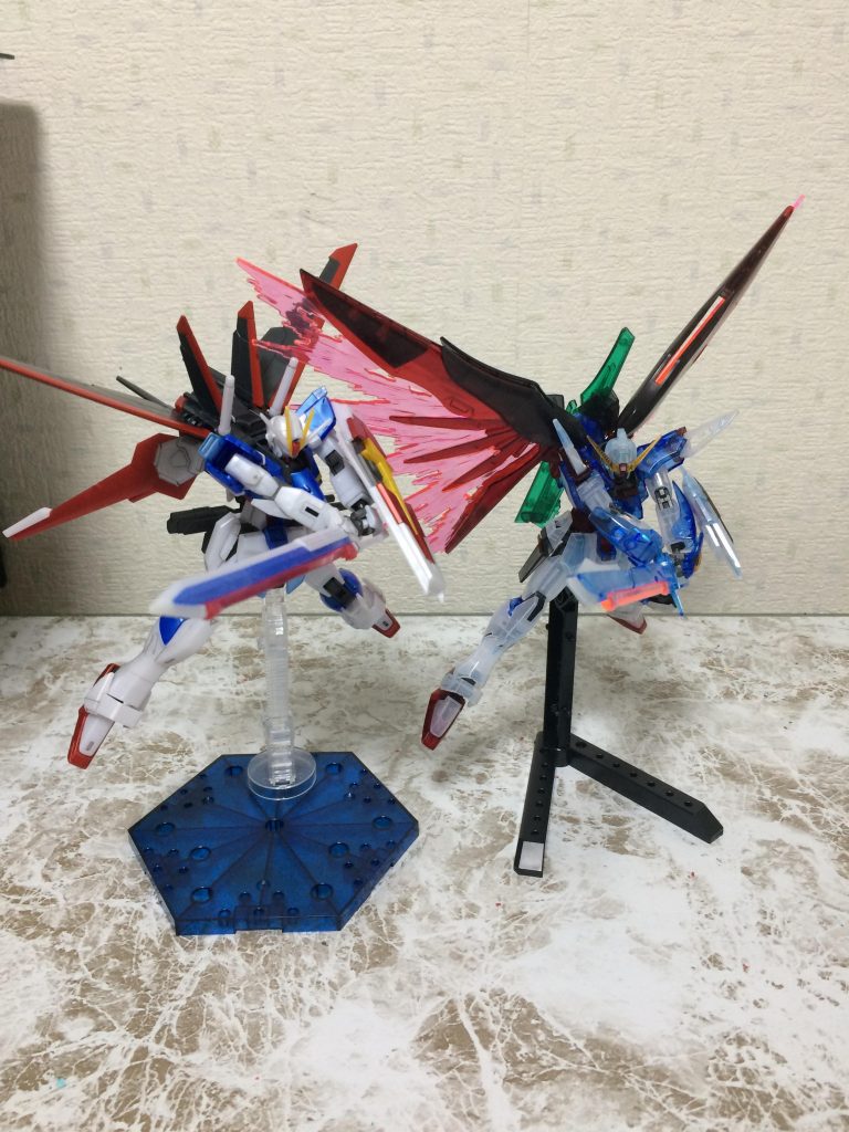 HGフリーダム+インパルスのイベント限定品も部分塗装で製作中後はフリーダムのみ
改造中のデスティニーがまだ完成しないので焦っていますが後は塗装なのでなんとか9月前半には終わらせたい...最近時間が無い...
HGトリスタンはパテのせいでパーツのほとんどがオシャカになったので製作を断念しました。それとHG青コーンをアームードアーマーDE以外RGに交換して製作中です。
10月にはソードインパルスがプレバンから届くのでデスティニーインパルスの作成が始められそうです。
時間とお金に余裕ができたらデスティニーの改造機や改造フルアーマー系が作れたらと思います。