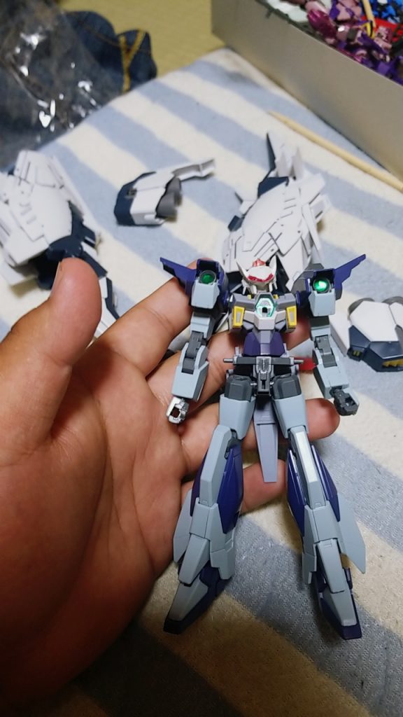 AGE2マグナムSVの胴体にライトニングの腕つけるためにポリキャップを仕込んでこの形になりました