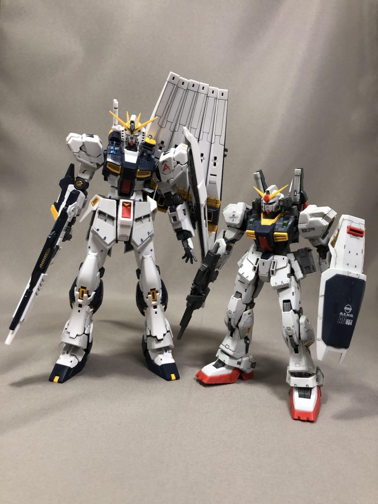 RG　のMarkⅡと並べてみます　νガンダム大きいですね